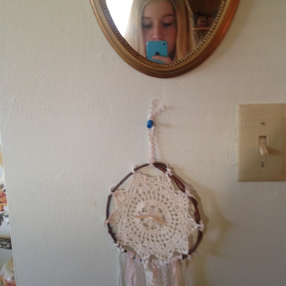 Meet your Posher, Emily - Picture 2 of 4